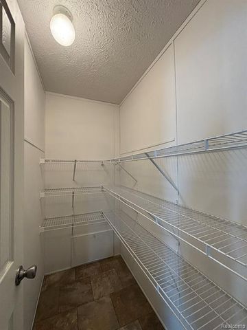 3459 Pine Ridge, Burton, MI 48519