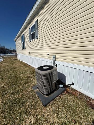 3459 Pine Ridge, Burton, MI 48519