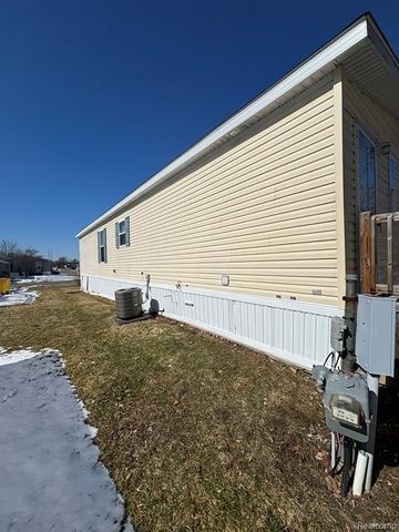 3459 Pine Ridge, Burton, MI 48519