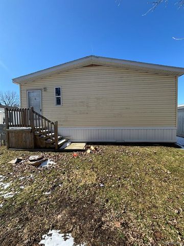 3459 Pine Ridge, Burton, MI 48519