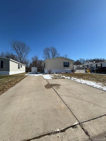 3459 Pine Ridge, Burton, MI 48519
