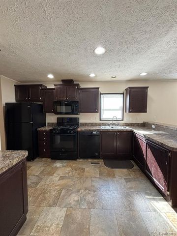 3459 Pine Ridge, Burton, MI 48519