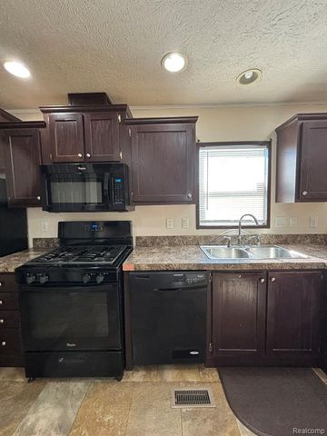 3459 Pine Ridge, Burton, MI 48519