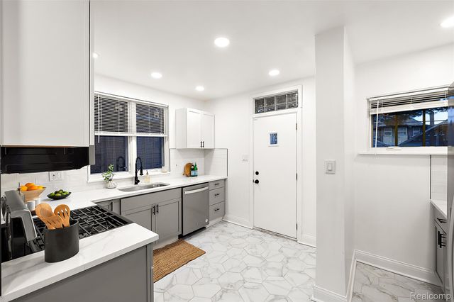 1667 Edison Street, Detroit, MI 48206