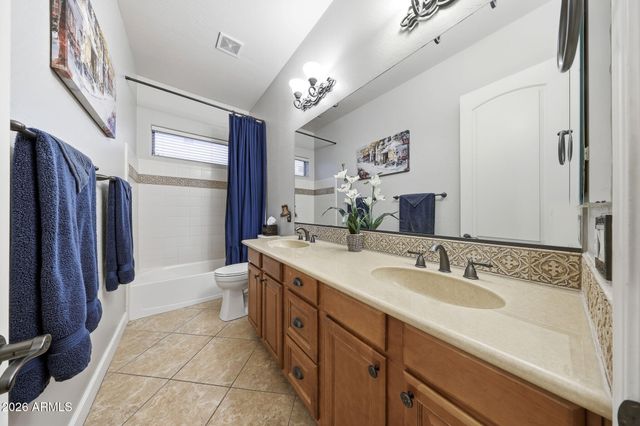 18174 W NARRAMORE Road, Goodyear, AZ 85338