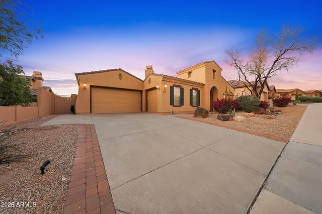 18174 W NARRAMORE Road, Goodyear, AZ 85338