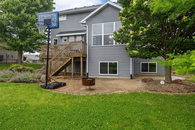 3102 Falcon View Court SW, Cedar Rapids, IA 52404