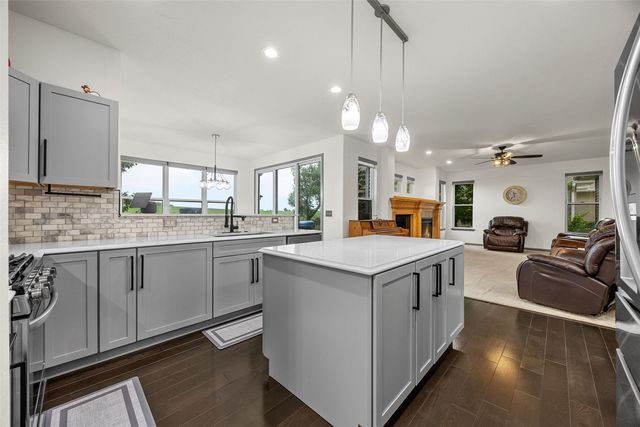 3102 Falcon View Court SW, Cedar Rapids, IA 52404