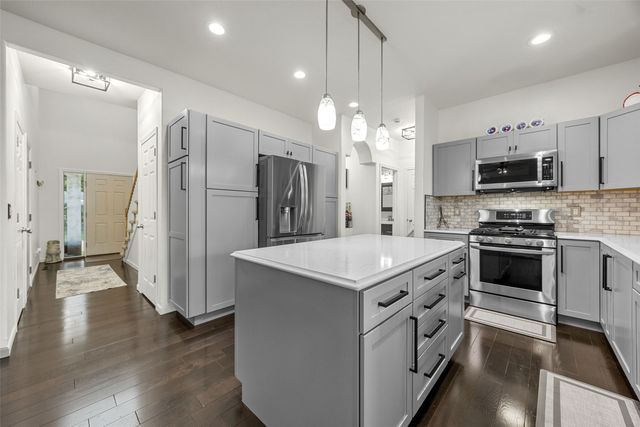 3102 Falcon View Court SW, Cedar Rapids, IA 52404