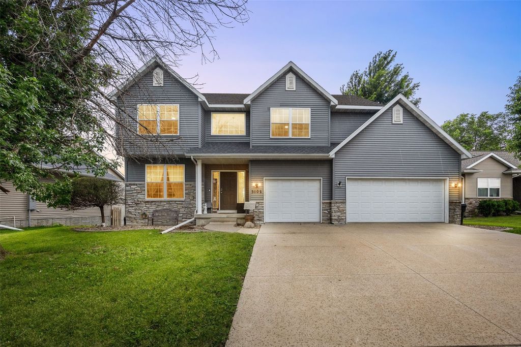 3102 Falcon View Court SW, Cedar Rapids, IA 52404
