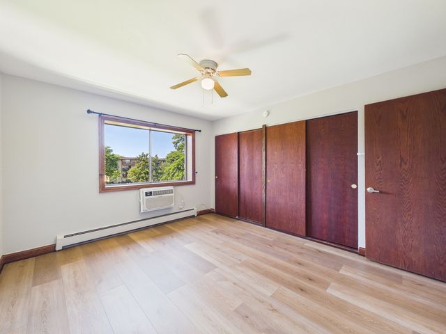 2222 S Goebbert Road 358, Arlington Heights, IL 60005