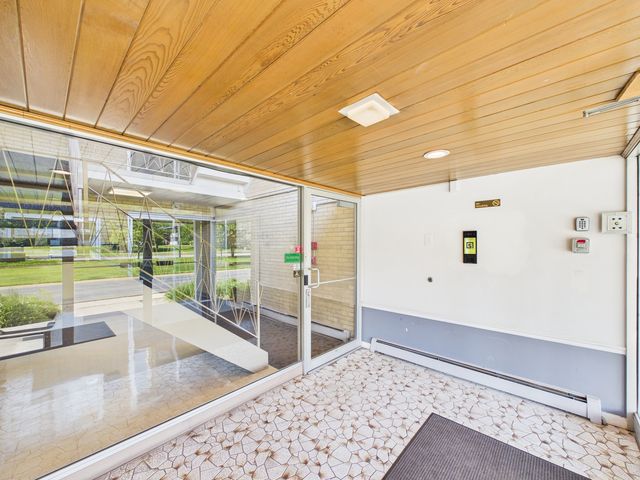 2222 S Goebbert Road 358, Arlington Heights, IL 60005