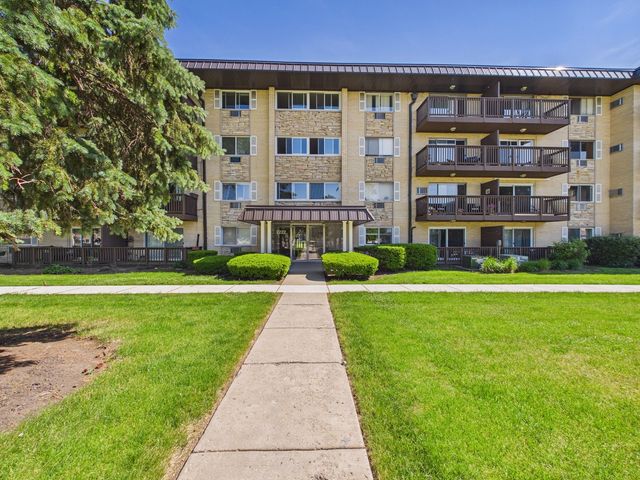 2222 S Goebbert Road 358, Arlington Heights, IL 60005