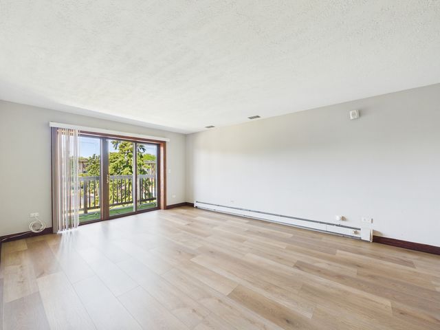 2222 S Goebbert Road 358, Arlington Heights, IL 60005