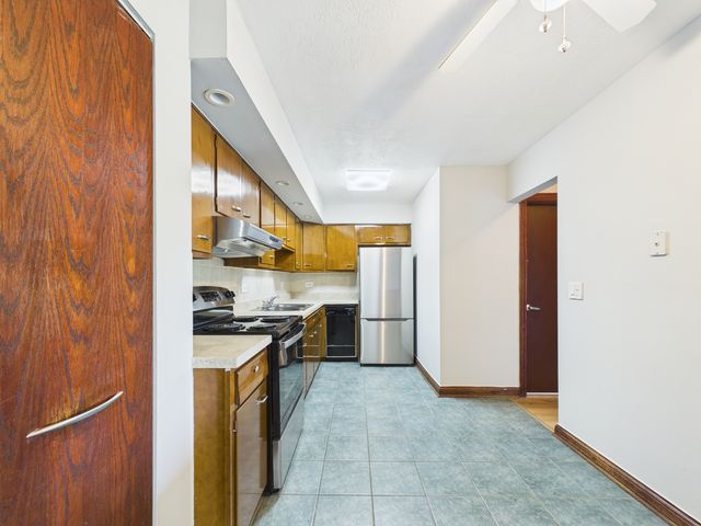 2222 S Goebbert Road 358, Arlington Heights, IL 60005