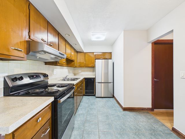 2222 S Goebbert Road 358, Arlington Heights, IL 60005