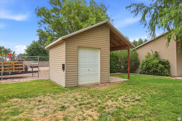 6111 W 5900 S, Hooper, UT 84315