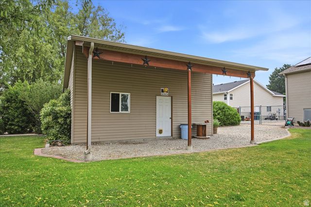 6111 W 5900 S, Hooper, UT 84315