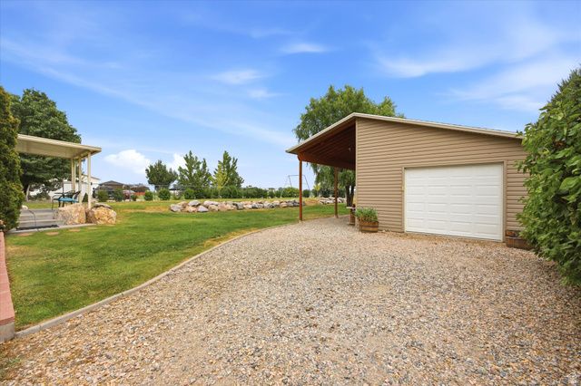 6111 W 5900 S, Hooper, UT 84315