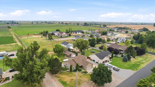 6111 W 5900 S, Hooper, UT 84315