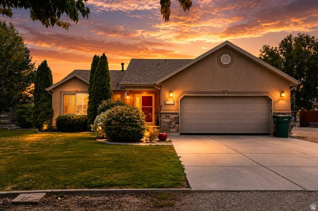 6111 W 5900 S, Hooper, UT 84315
