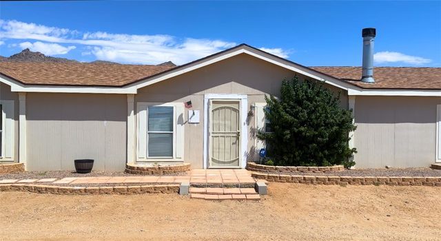 3746 N Bouse Road, Golden Valley, AZ 86413