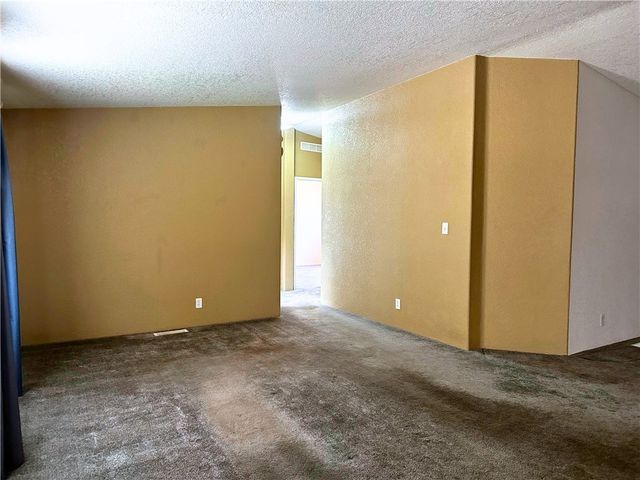 3746 N Bouse Road, Golden Valley, AZ 86413