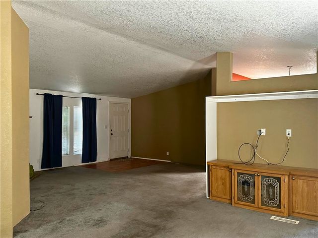 3746 N Bouse Road, Golden Valley, AZ 86413