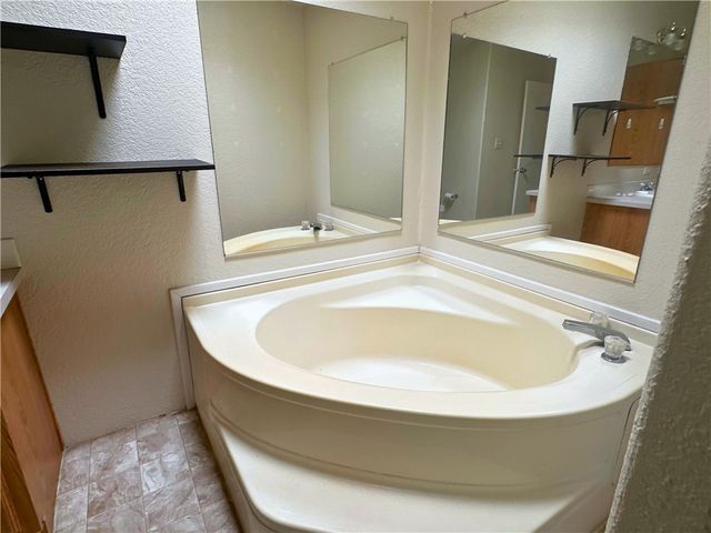 3746 N Bouse Road, Golden Valley, AZ 86413