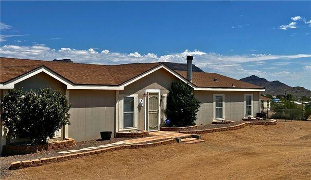 3746 N Bouse Road, Golden Valley, AZ 86413