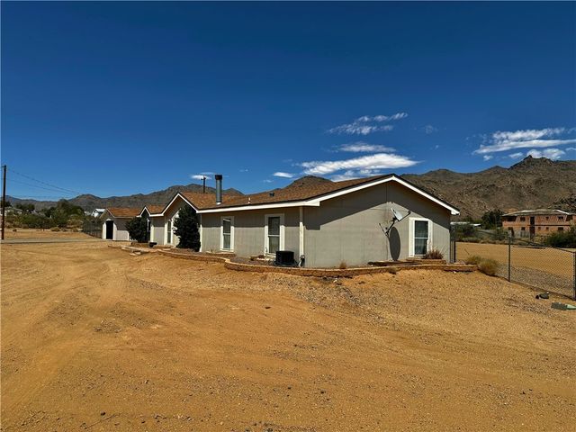 3746 N Bouse Road, Golden Valley, AZ 86413