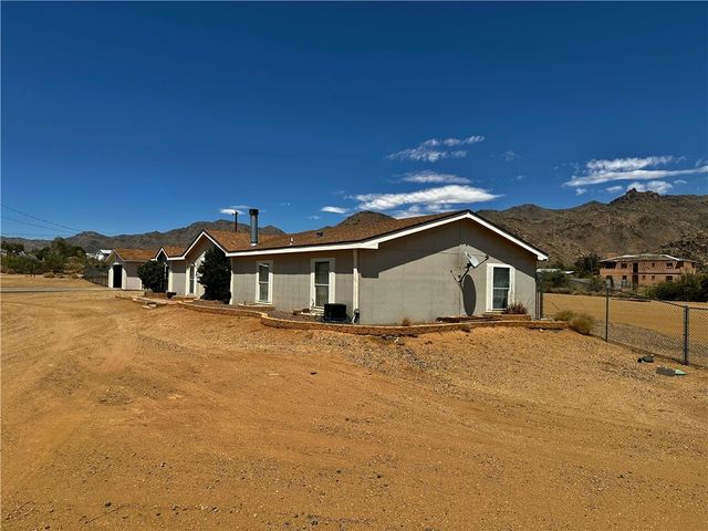 3746 N Bouse Road, Golden Valley, AZ 86413