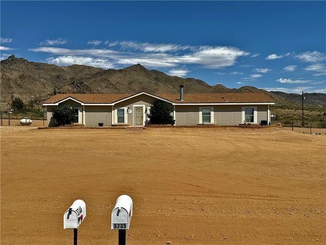 3746 N Bouse Road, Golden Valley, AZ 86413