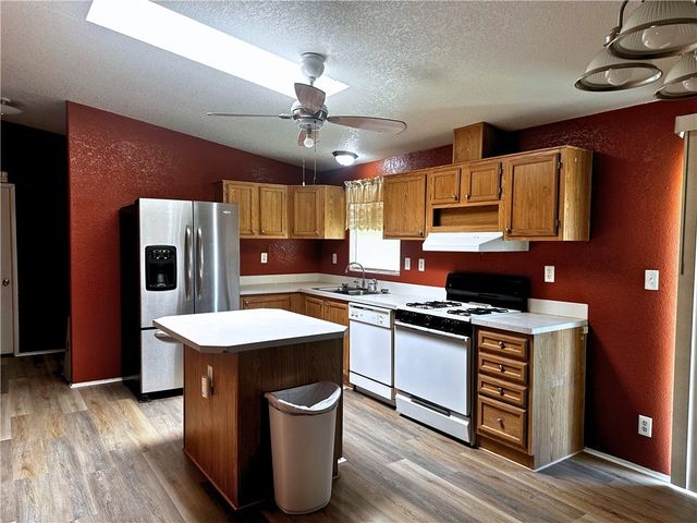 3746 N Bouse Road, Golden Valley, AZ 86413