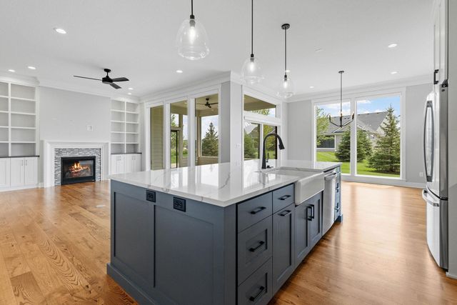 2732 Bentley Drive SW, Rochester, MN 55902