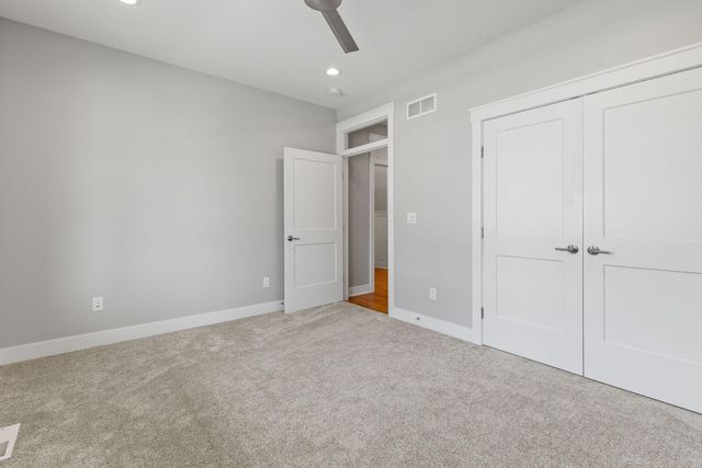 2732 Bentley Drive SW, Rochester, MN 55902