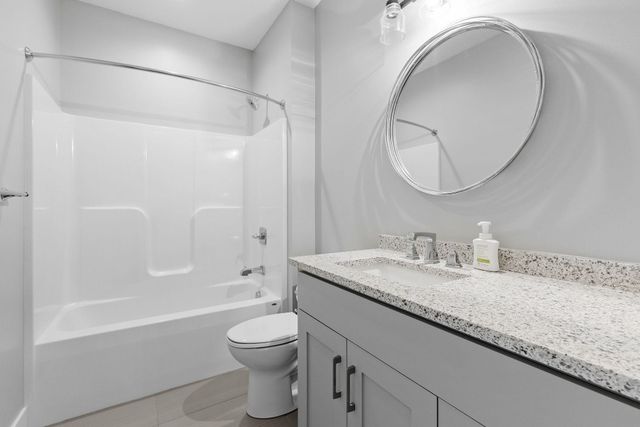 2732 Bentley Drive SW, Rochester, MN 55902