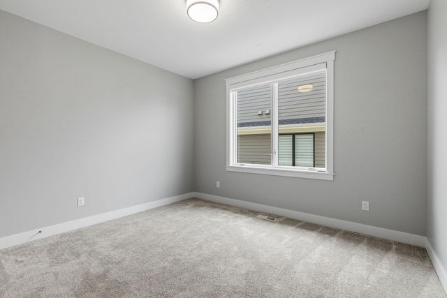 2732 Bentley Drive SW, Rochester, MN 55902