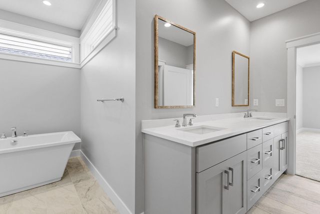 2732 Bentley Drive SW, Rochester, MN 55902