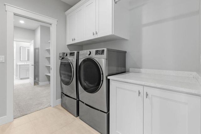 2732 Bentley Drive SW, Rochester, MN 55902