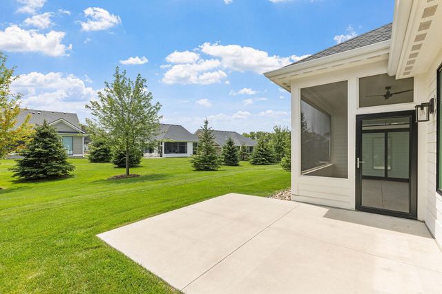 2732 Bentley Drive SW, Rochester, MN 55902