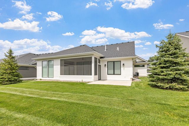 2732 Bentley Drive SW, Rochester, MN 55902