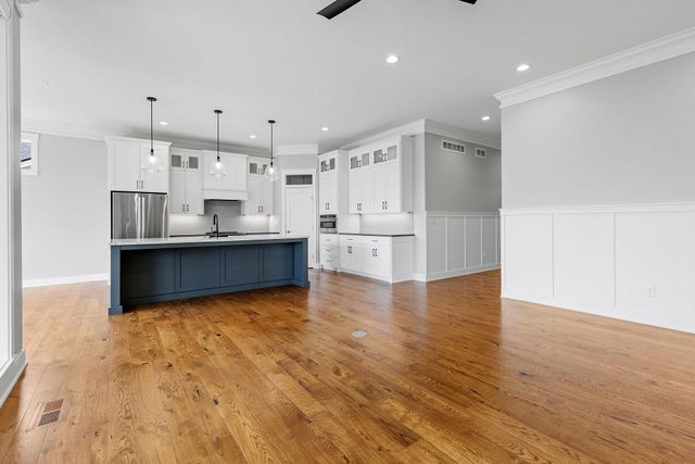 2732 Bentley Drive SW, Rochester, MN 55902