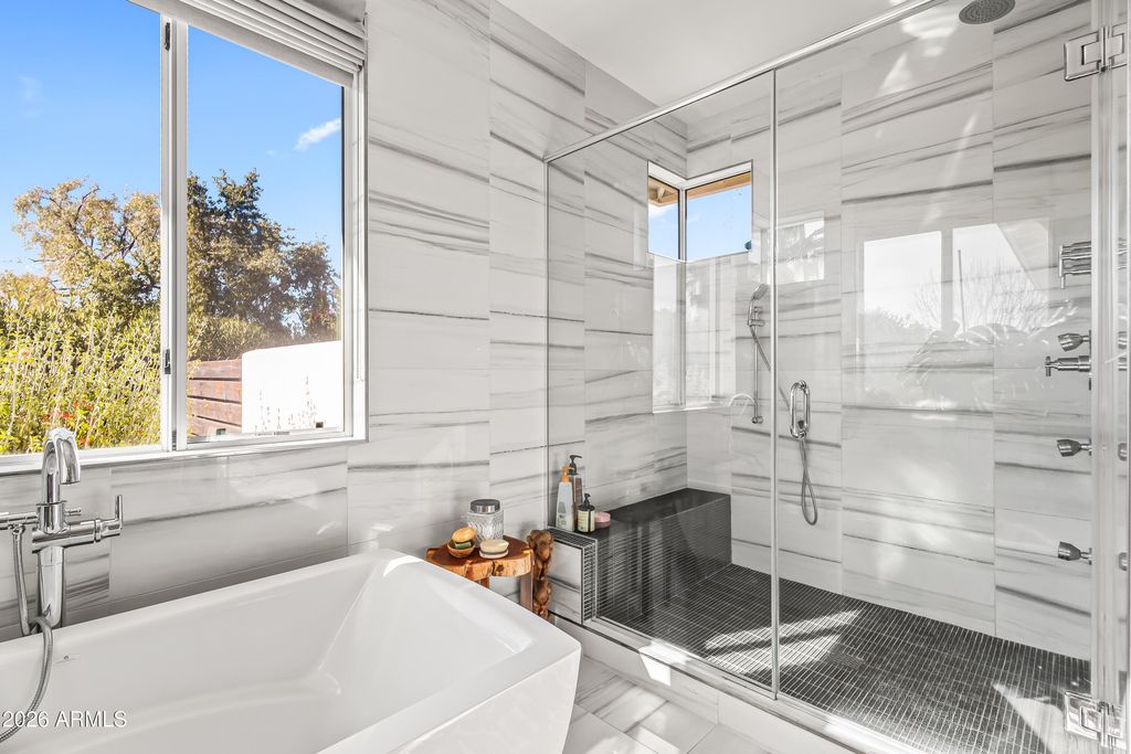 Image 23 of property listing at 6919 E VISTA Drive, Paradise Valley, AZ 85253