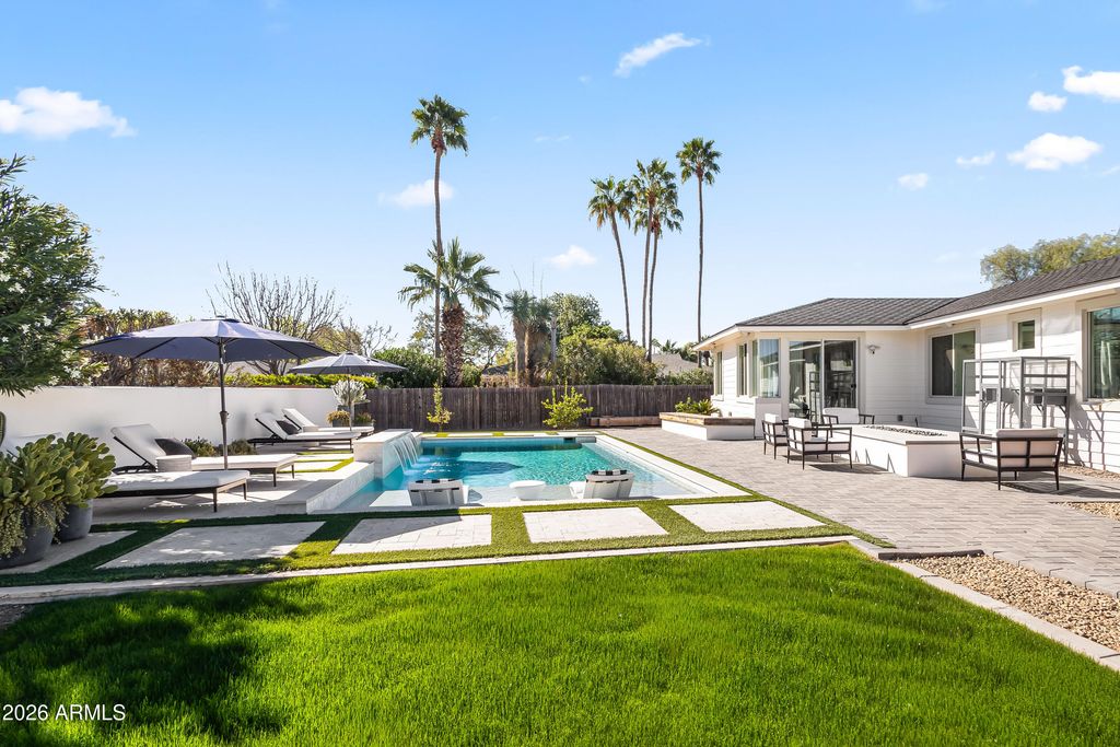Image 33 of property listing at 6919 E VISTA Drive, Paradise Valley, AZ 85253