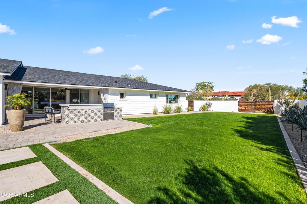 Image 35 of property listing at 6919 E VISTA Drive, Paradise Valley, AZ 85253