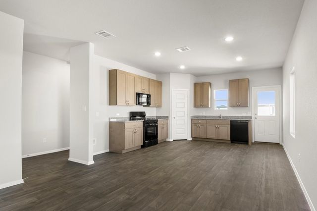 112 Bountiful LN, Elgin, TX 78621