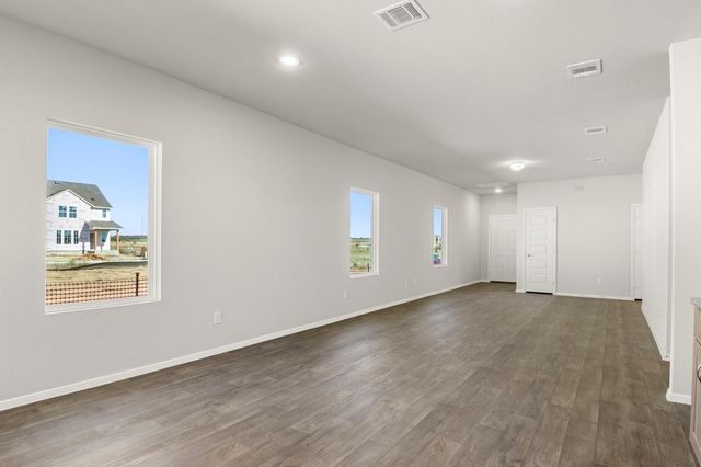 112 Bountiful LN, Elgin, TX 78621