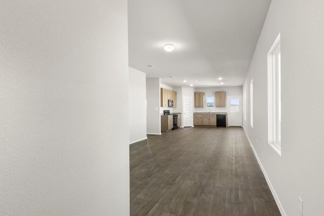 112 Bountiful LN, Elgin, TX 78621