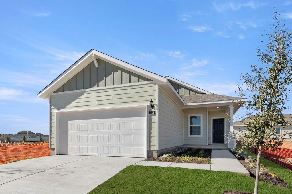 112 Bountiful LN, Elgin, TX 78621